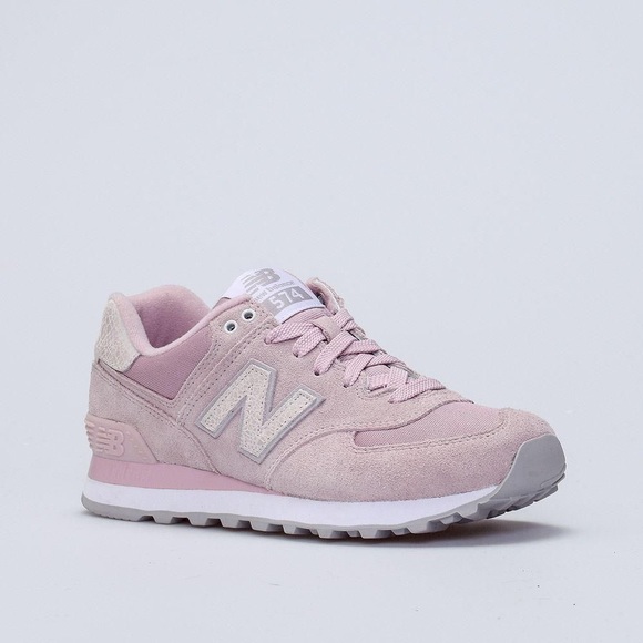 new balance light pink shoes